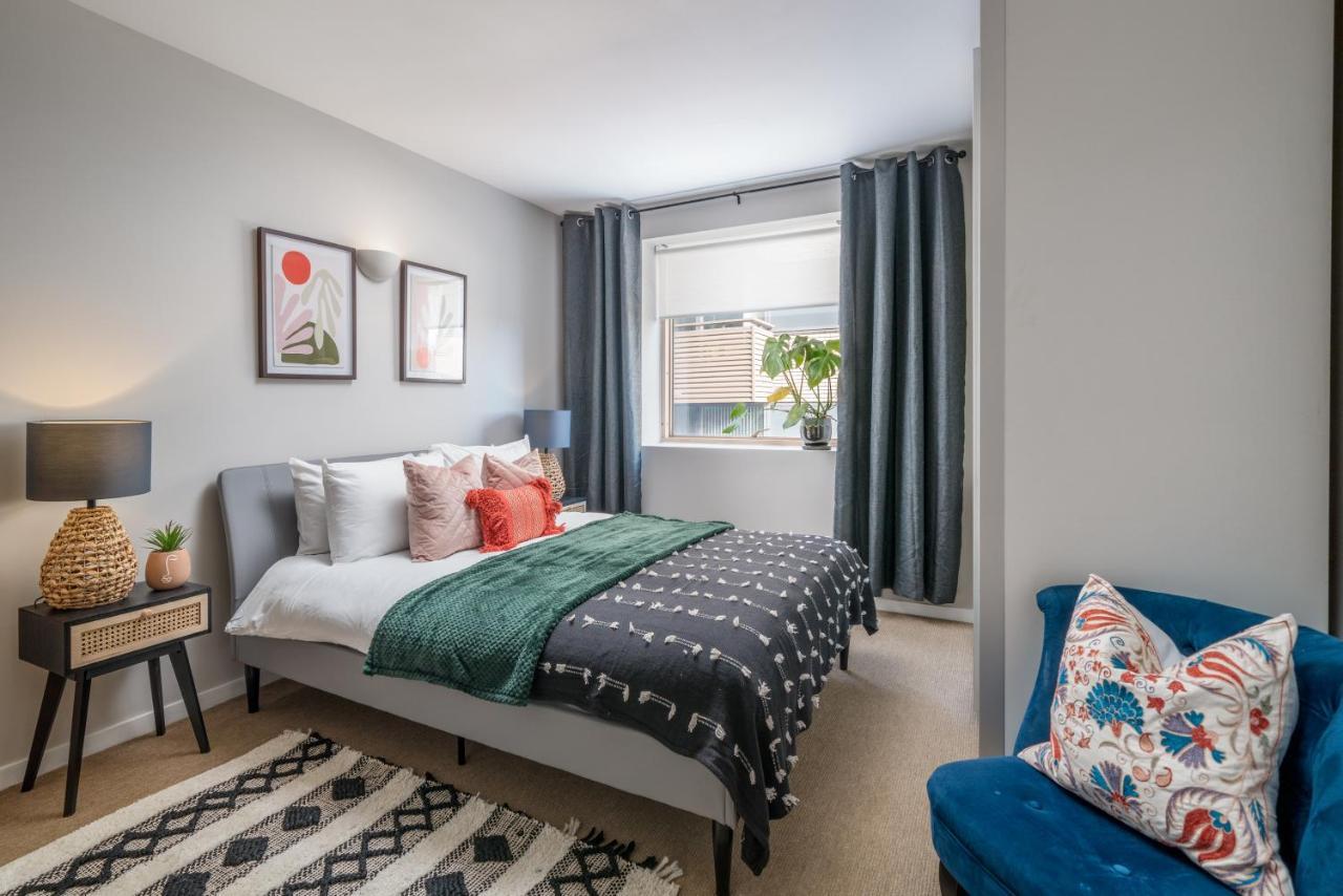 2 Bedroom Apartment With Park Views Shoreditch London Kültér fotó