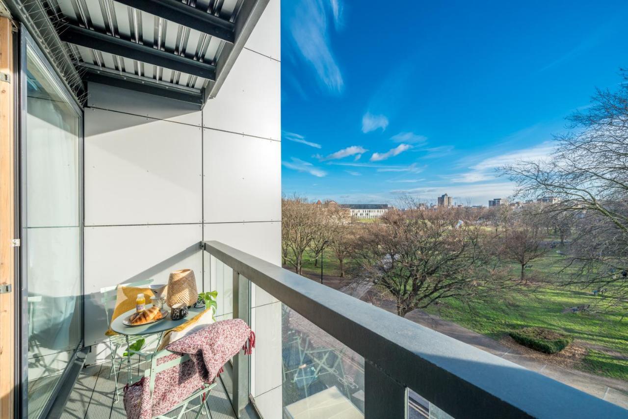 2 Bedroom Apartment With Park Views Shoreditch London Kültér fotó